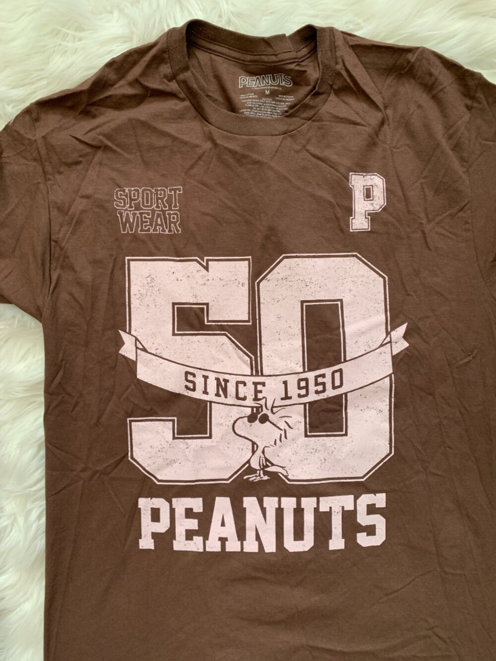 PEANUTS Snoopy & Woodstock Legend Short Sleeve Tee in Brown Sz MEDIUM - Picture 2 of 4